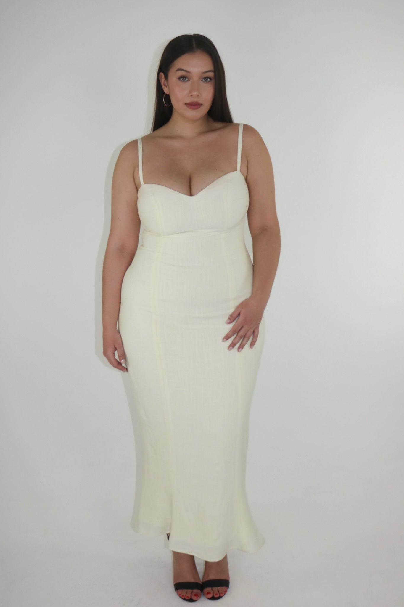 The Sweetheart Midi in Light Pastel Yellow