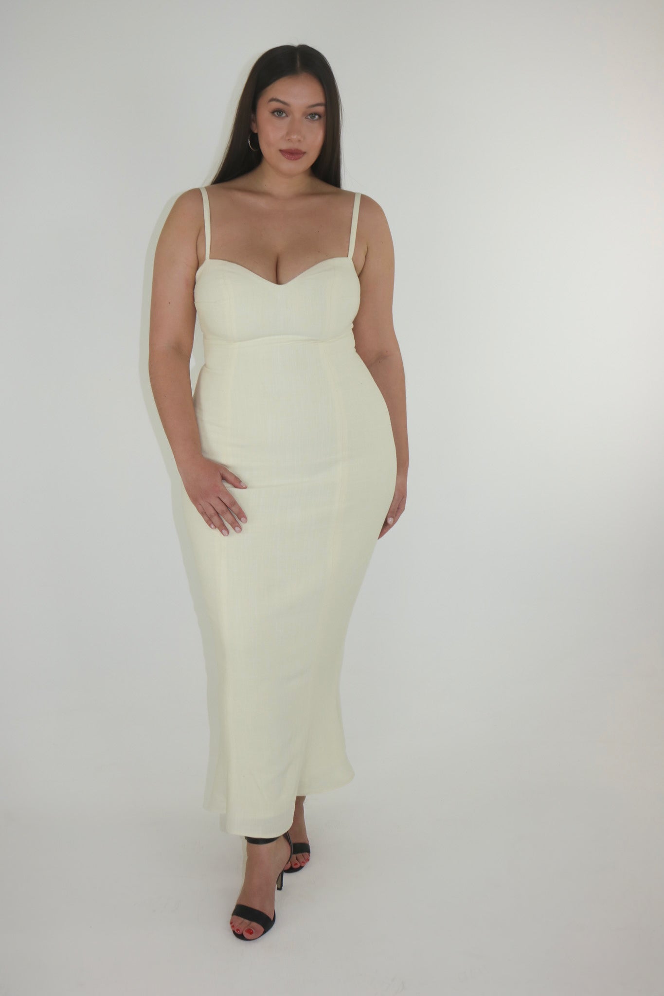 The Sweetheart Midi in Light Pastel Yellow