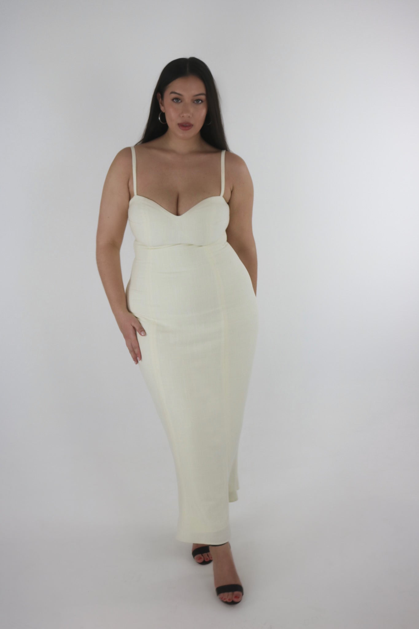 The Sweetheart Midi in Light Pastel Yellow